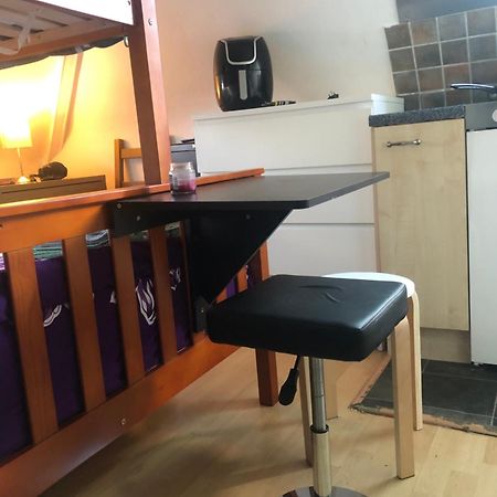 Peaceful Studio-Flat With Driveway In Golders Green Leilighet London Eksteriør bilde